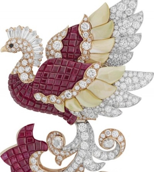 Van Cleef & Arpels Debuts LArche de Noe in Asia