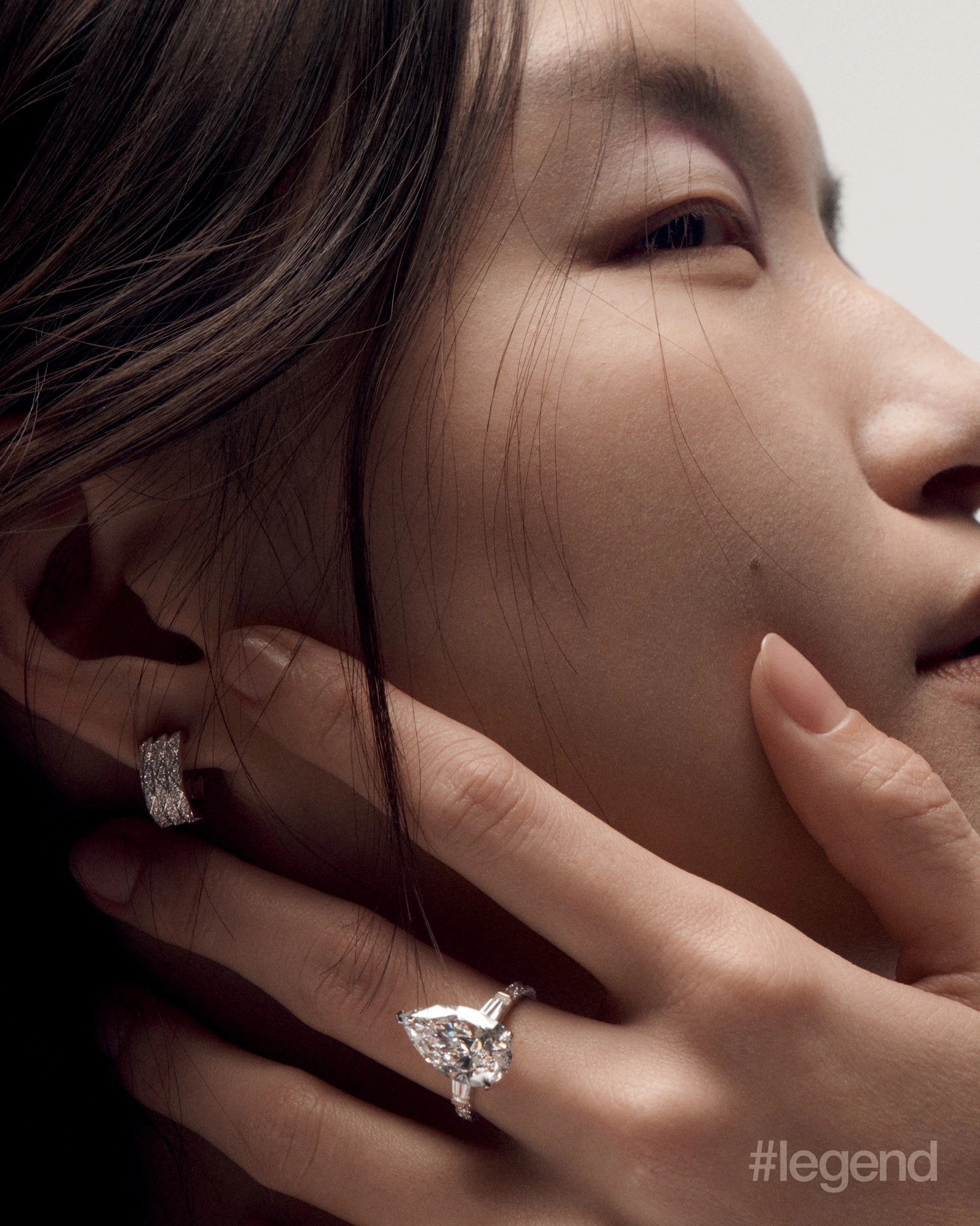  Laurence Graff hoop earrings with pavé diamonds, and ring with 5.14ct pear-shape diamond _ Graff