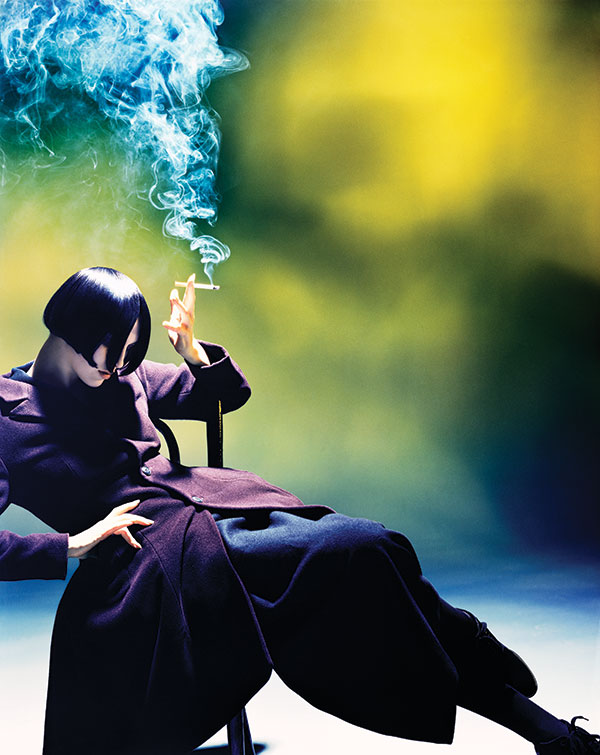 In 1988, Knight shot Susie Smoking for designer Yohji Yamamoto